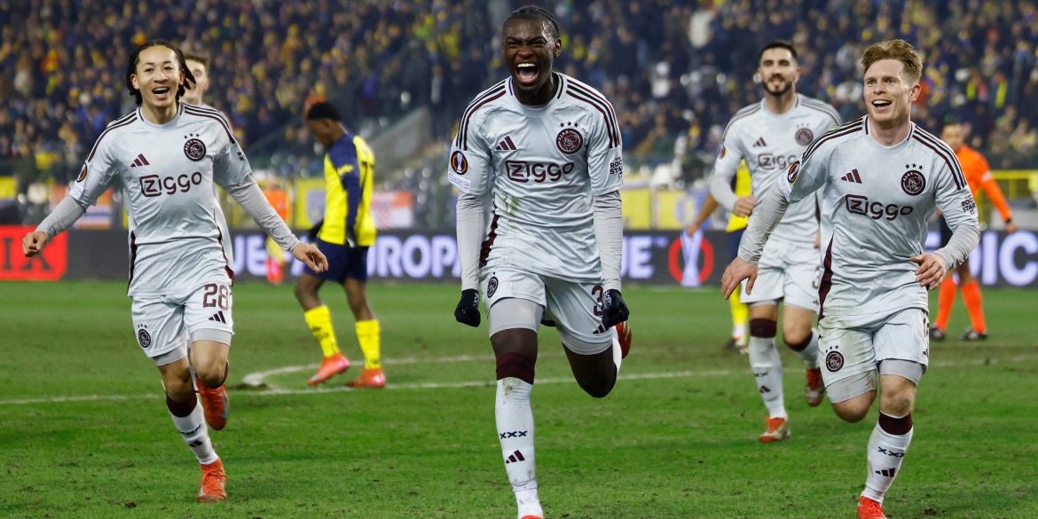 Man Utd racing Barca & Madrid for "one of the best teen CBs in the world"