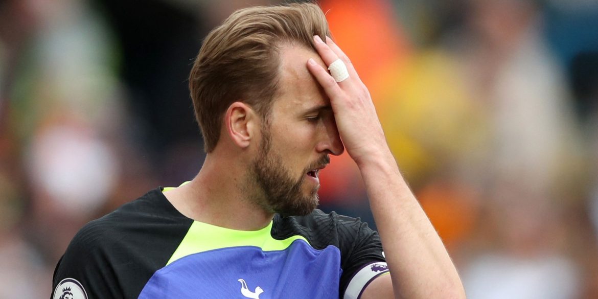 Wayne Rooney Claims Harry Kane Is A "Prisoner" At Spurs