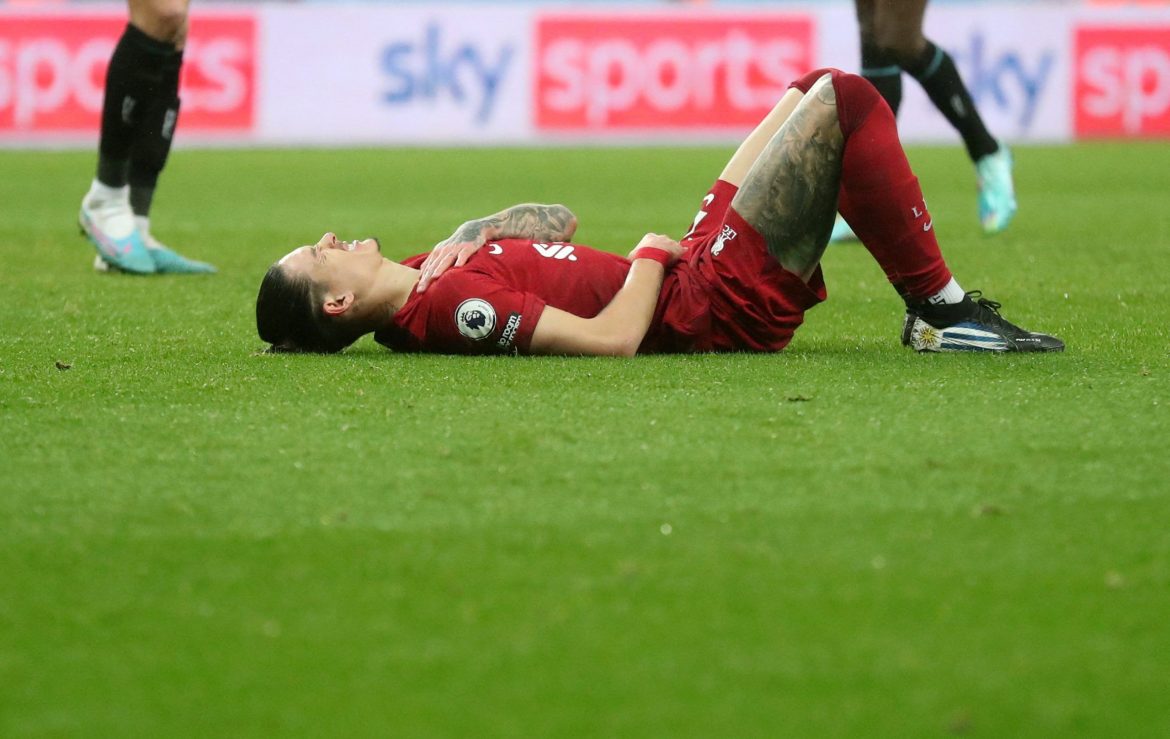 Liverpool: Darwin Nunez suffers injury blow