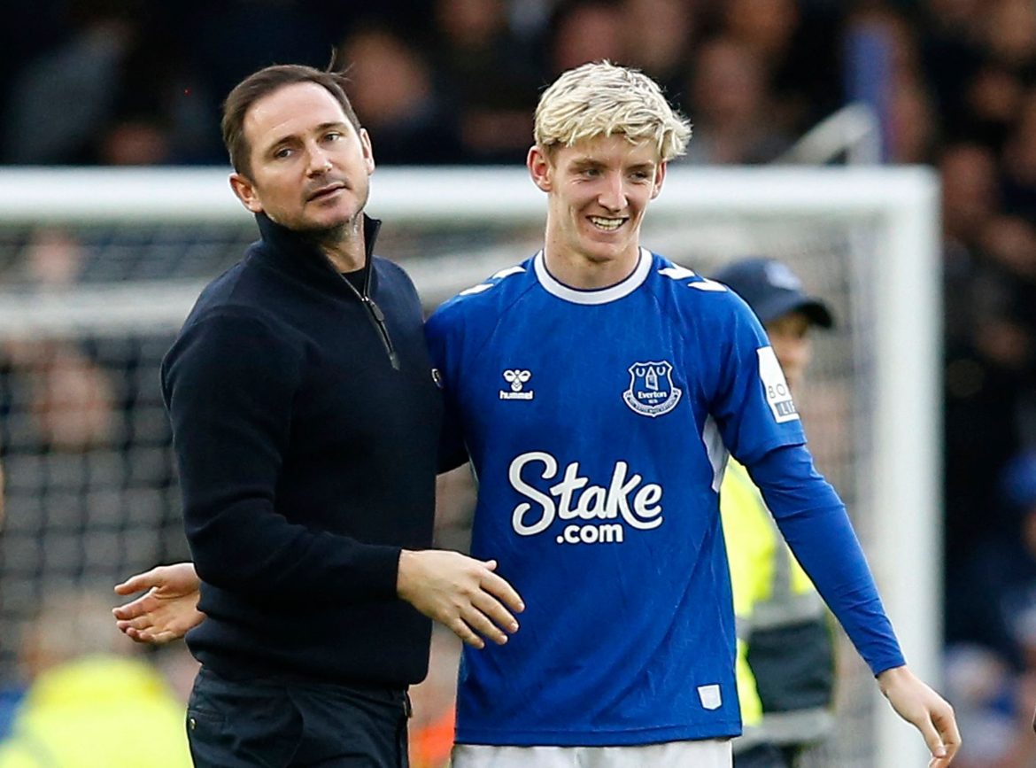 Tottenham: Club monitoring Everton’s Gordon