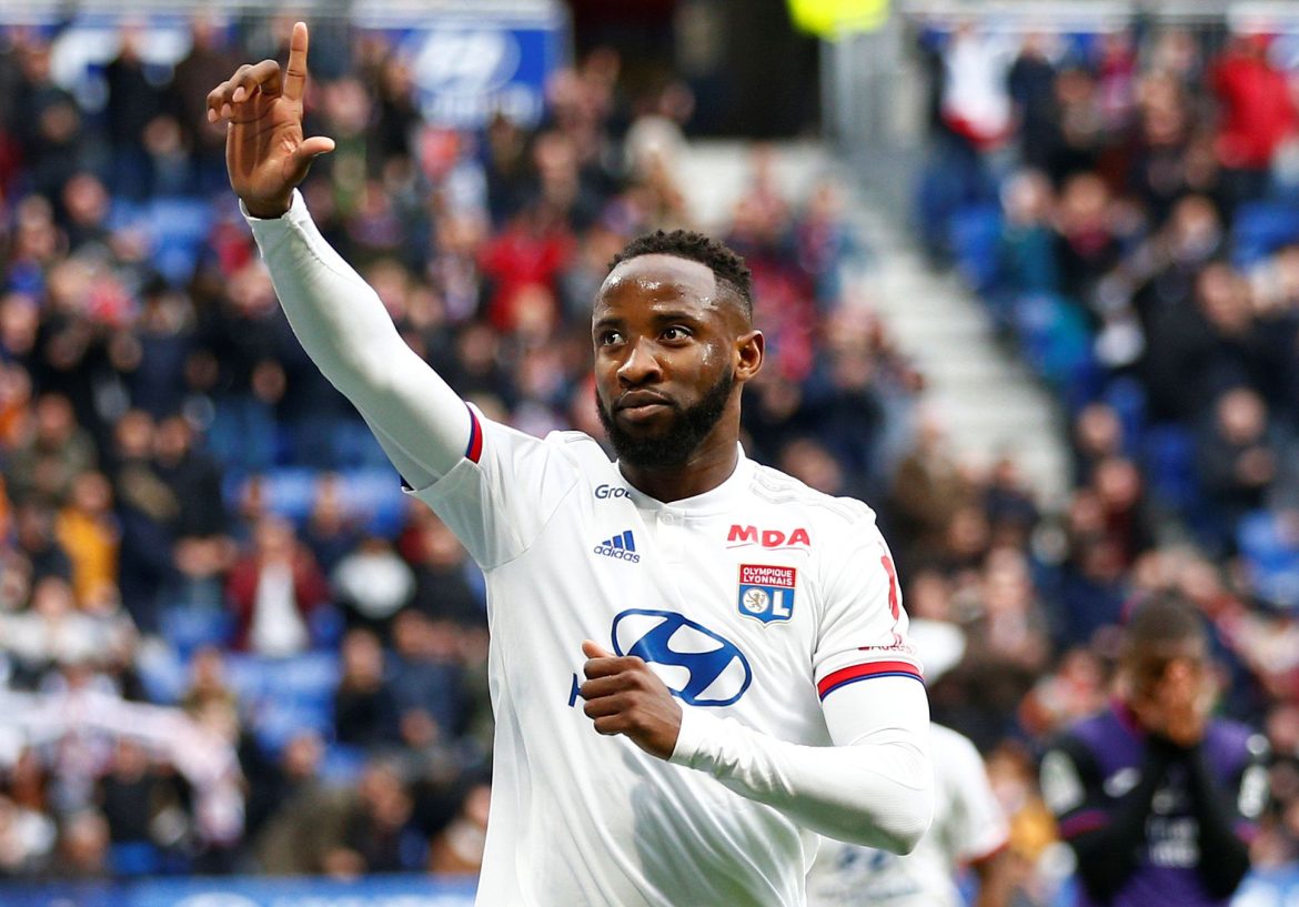 Man Utd fans on major update on Moussa Dembele swoop